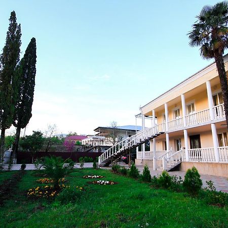 Green Garden Guest House Tskaltubo Exterior foto